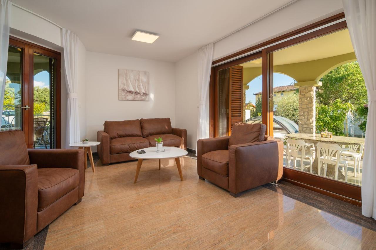 Вилла Lusi House Свети-Филип-и-Яков Экстерьер фото